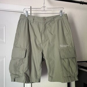 THISISNEVERTHAT olive sage green cargo utility logo embroidered shorts‎